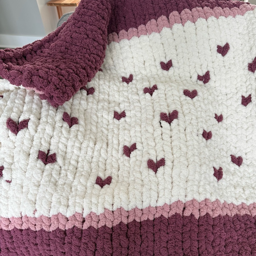 Chunky knit Valentine’s blanket